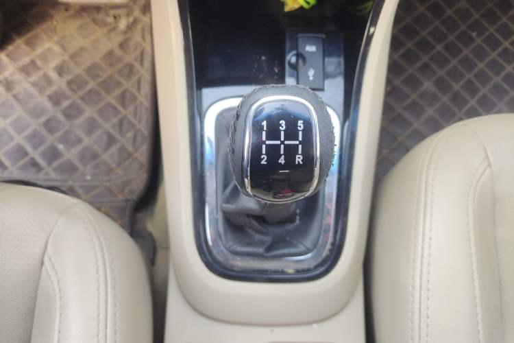 Used Chery E3 2013 1.5L Manual Fashion Model Gear Lever