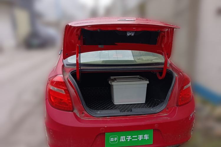 Used Chery E3 2013 1.5L Manual Fashion Model Trunk
