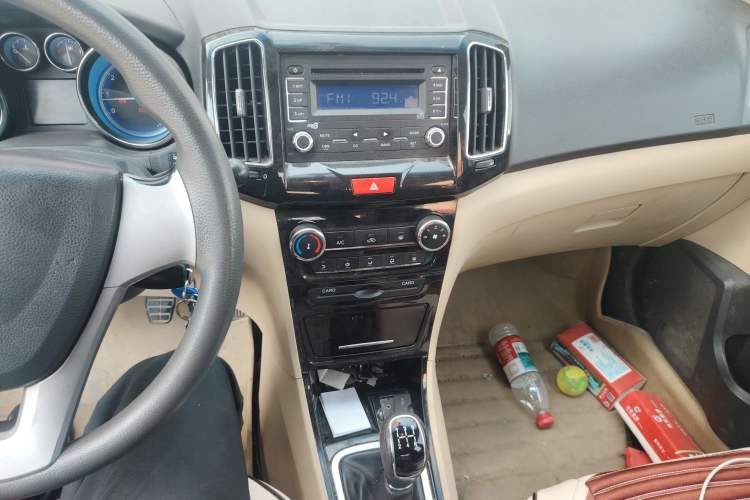 Used Chery E3 2013 1.5L Manual Fashion Model Audio And AC Panel