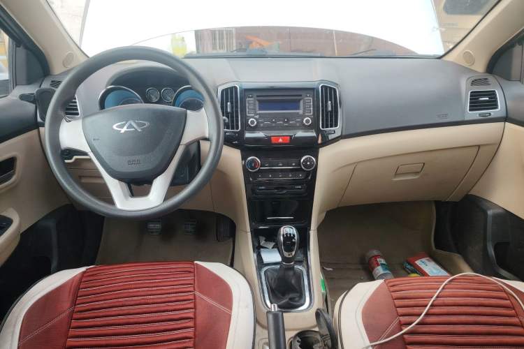 Used Chery E3 2013 1.5L Manual Fashion Model Center Console