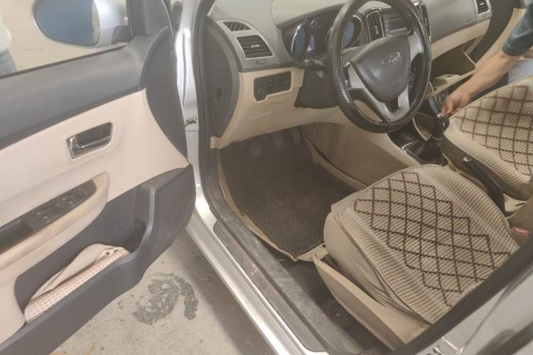 Used Chery E3 2013 1.5L Manual Qushang Model Driver Seat