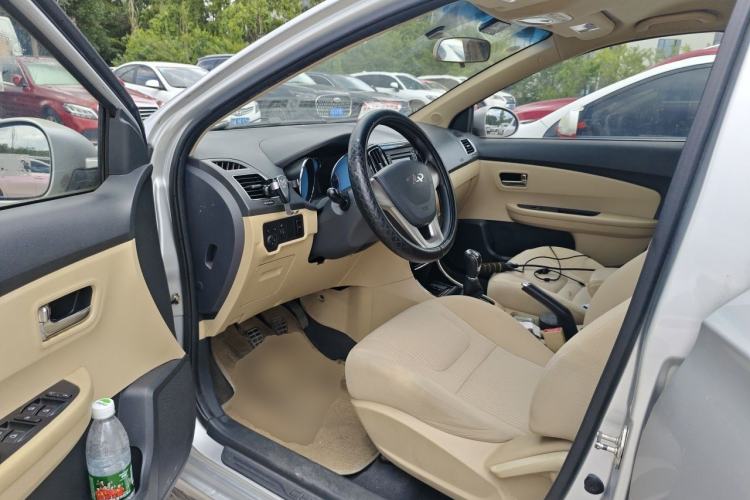 Used Chery E3 2013 1.5L Manual Fashion Model Driver Seat