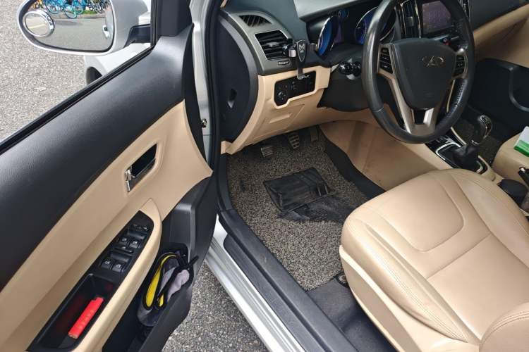 Used Chery E3 2013 1.5L Manual ZhiShang Model Driver Seat