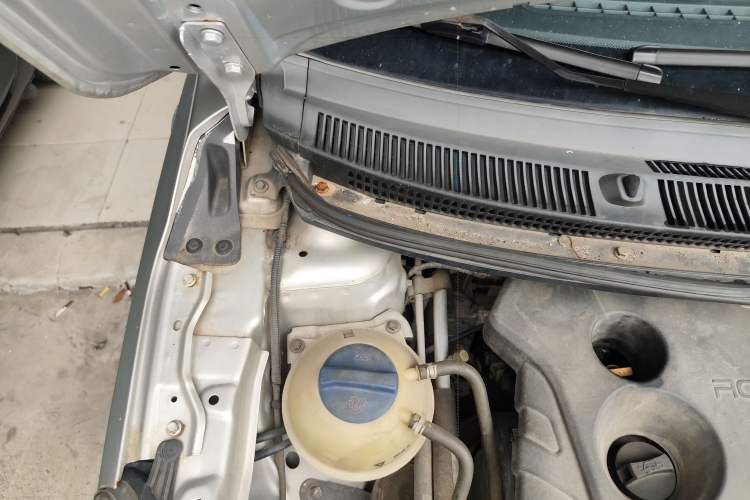 Used Chery E3 2013 1.5L Manual ZhiShang Model Engine Bay Right