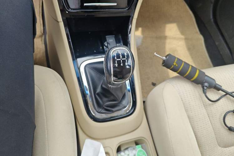 Used Chery E3 2013 1.5L Manual Fashion Model Gear Lever