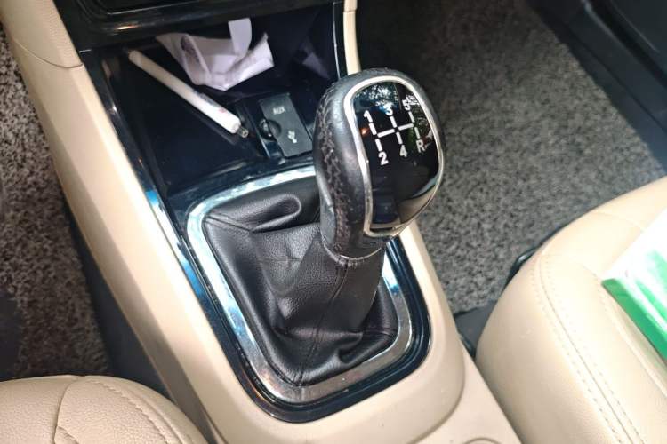 Used Chery E3 2013 1.5L Manual ZhiShang Model Gear Lever