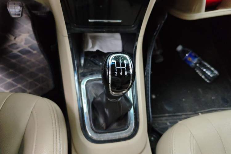Used Chery E3 2013 1.5L Manual ZhiShang Model Gear Lever