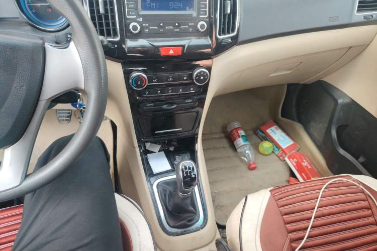 Used Chery E3 2013 1.5L Manual Fashion Model Gear Lever