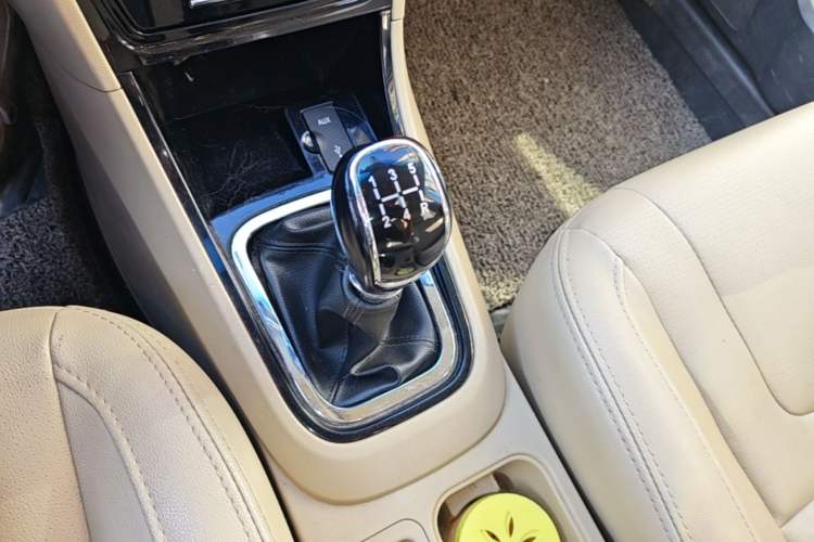 Used Chery E3 2013 1.5L Manual Luxury Model Gear Lever