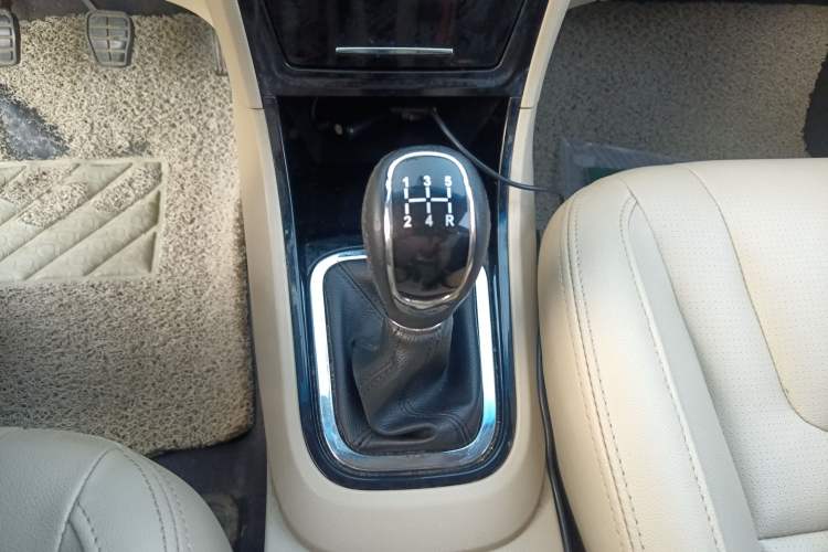 Used Chery E3 2013 1.5L Manual ZhiShang Model Gear Lever
