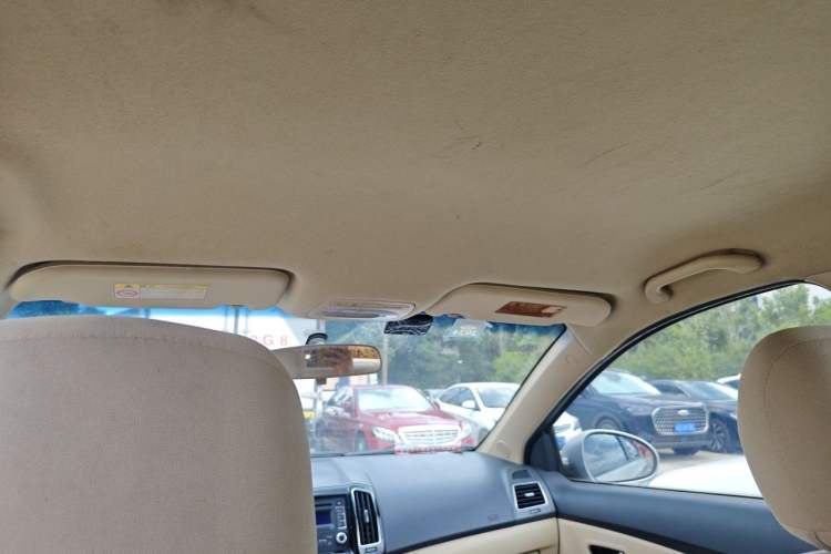 Used Chery E3 2013 1.5L Manual Fashion Model Headliner