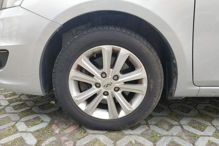Used Chery E3 2013 1.5L Manual Fashion Model Left Front Wheel Hub