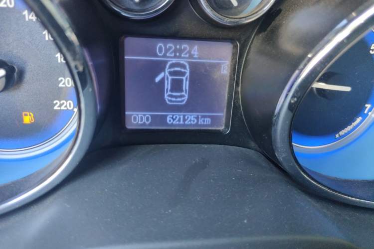 Used Chery E3 2013 1.5L Manual Fashion Model Odometer Close Up