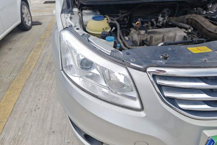 Used Chery E3 2013 1.5L Manual Fashion Model Right Front Headlight