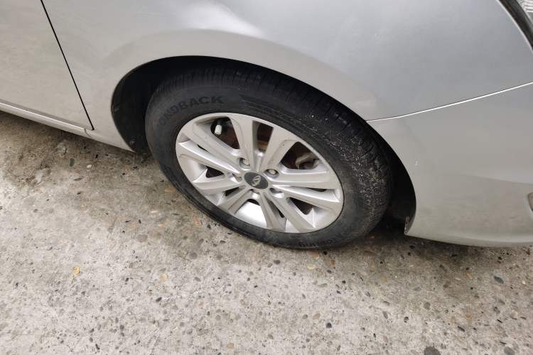 Used Chery E3 2013 1.5L Manual Fashion Model Right Front Wheel Hub
