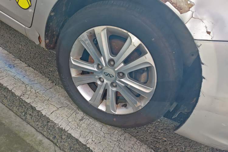 Used Chery E3 2013 1.5L Manual Luxury Model Right Front Wheel Hub