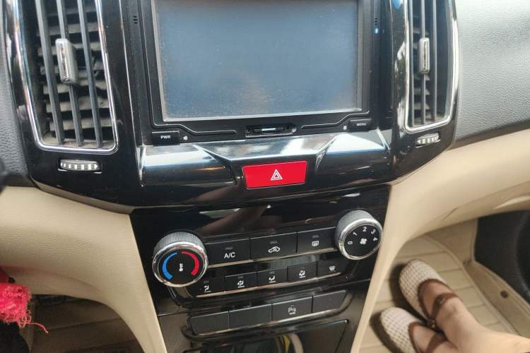 Used Chery E3 2013 1.5L Manual ZhiShang Model Audio And AC Panel