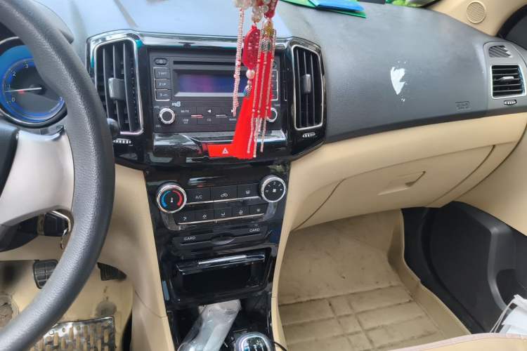 Used Chery E3 2013 1.5L Manual Fashion Model Audio And AC Panel