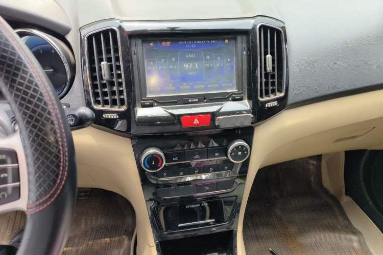 Used Chery E3 2013 1.5L Manual ZhiShang Model Audio And AC Panel