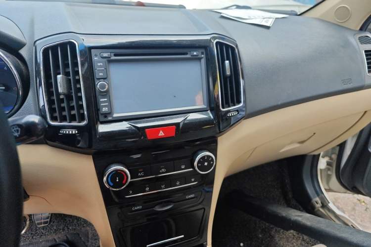 Used Chery E3 2013 1.5L Manual Fashion Model Audio And AC Panel