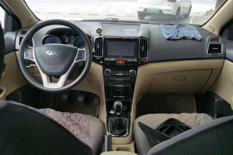 Used Chery E3 2013 1.5L Manual ZhiShang Model Center Console
