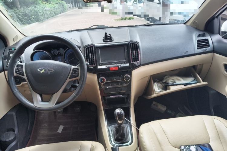 Used Chery E3 2013 1.5L Manual ZhiShang Model Center Console
