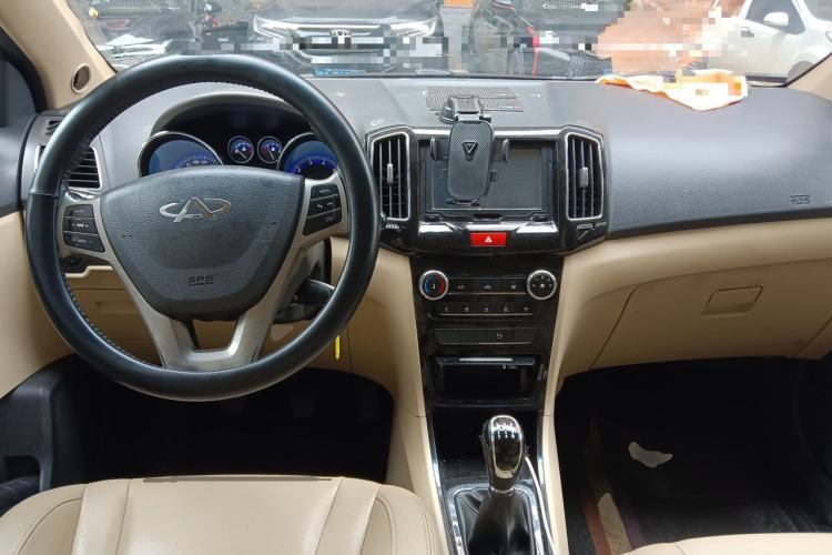 Used Chery E3 2013 1.5L Manual ZhiShang Model Center Console