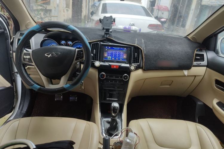 Used Chery E3 2013 1.5L Manual ZhiShang Model Center Console