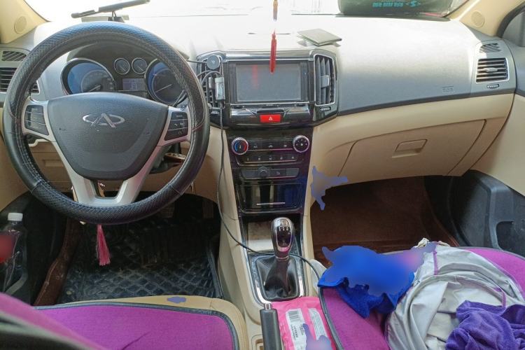 Used Chery E3 2013 1.5L Manual ZhiShang Model Center Console