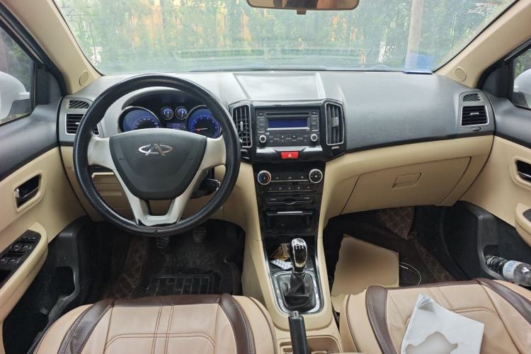 Used Chery E3 2013 1.5L Manual Qushang Model Center Console