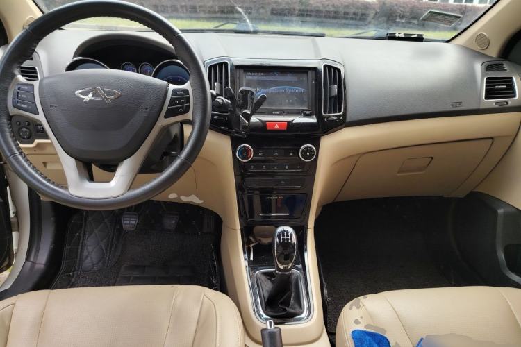 Used Chery E3 2013 1.5L Manual ZhiShang Model Center Console