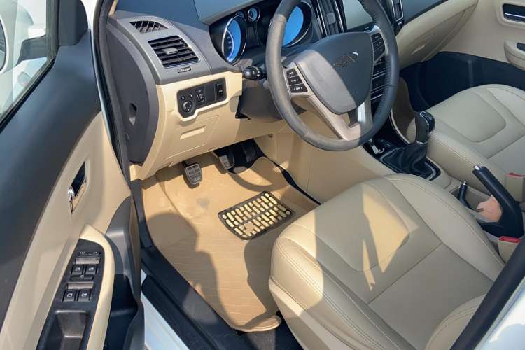 Used Chery E3 2013 1.5L Manual ZhiShang Model Driver Seat