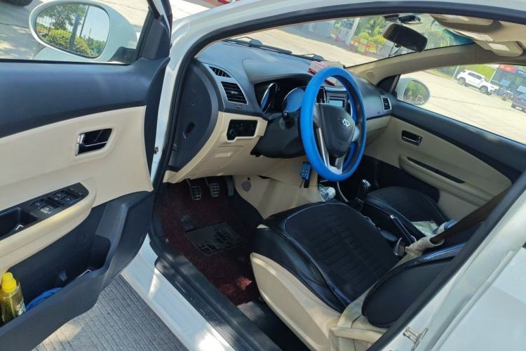 Used Chery E3 2013 1.5L Manual Fashion Model Driver Seat
