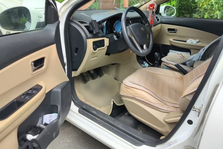 Used Chery E3 2013 1.5L Manual Fashion Model Driver Seat