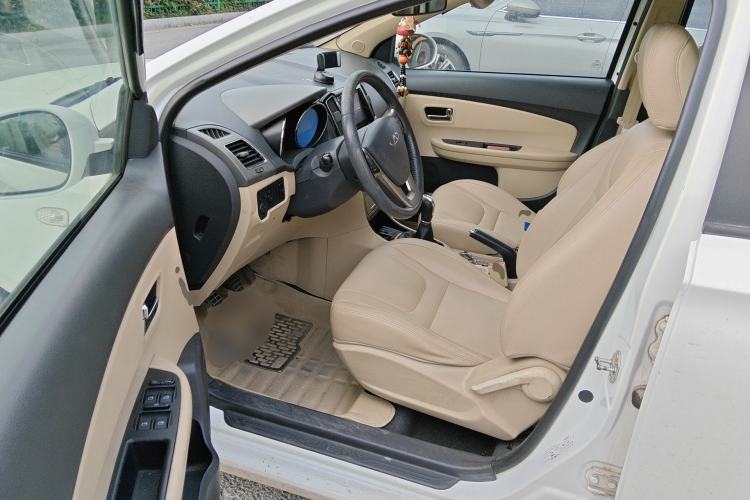 Used Chery E3 2013 1.5L Manual ZhiShang Model Driver Seat