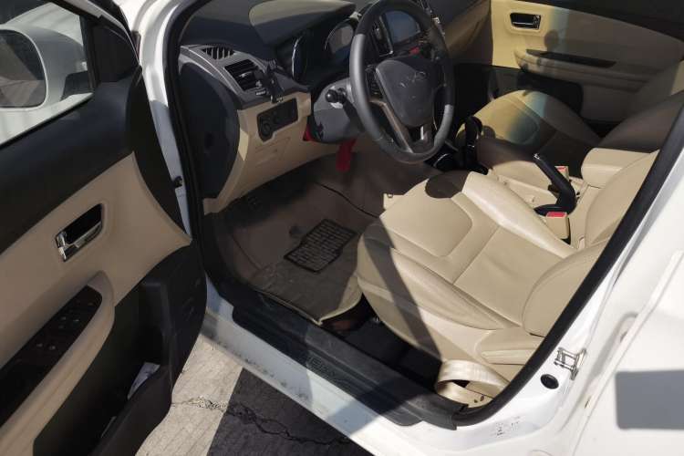 Used Chery E3 2013 1.5L Manual ZhiShang Model Driver Seat