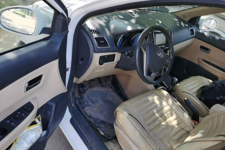 Used Chery E3 2013 1.5L Manual ZhiShang Model Driver Seat