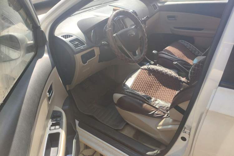 Used Chery E3 2013 1.5L Manual Fashion Model Driver Seat