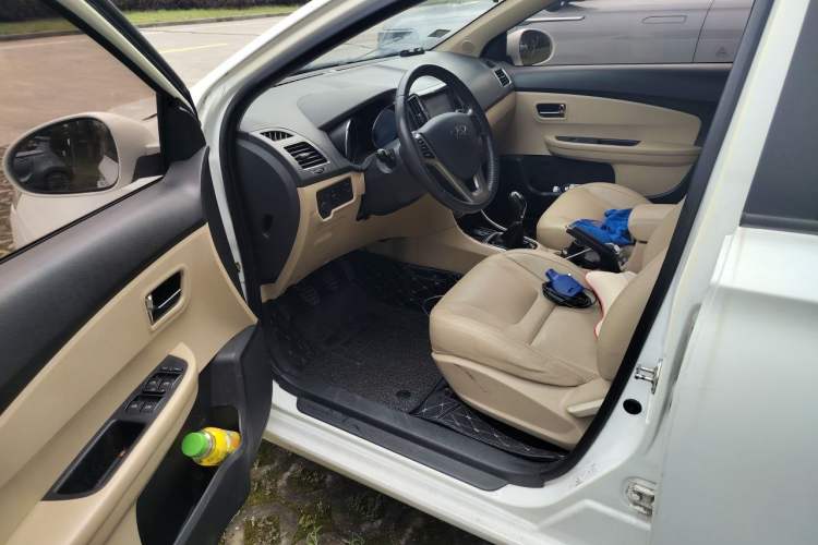 Used Chery E3 2013 1.5L Manual ZhiShang Model Driver Seat