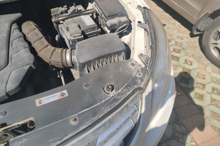 Used Chery E3 2013 1.5L Manual Fashion Model Engine Bay Left