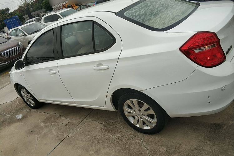 Used Chery E3 2013 1.5L Manual ZhiShang Model Exterior 3