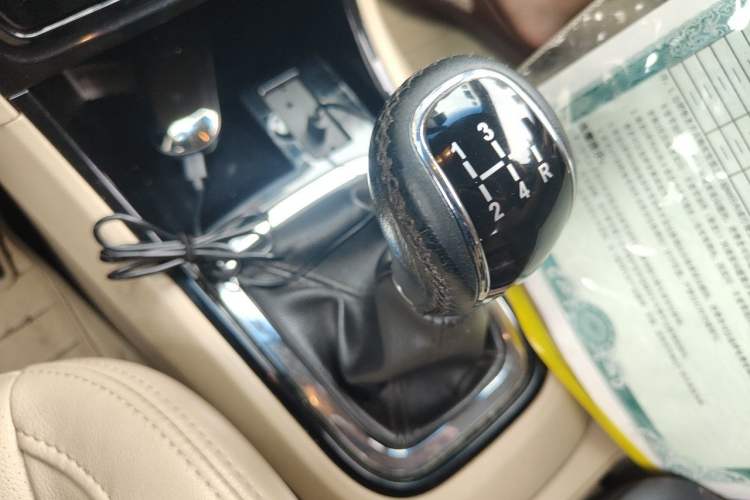 Used Chery E3 2013 1.5L Manual ZhiShang Model Gear Lever