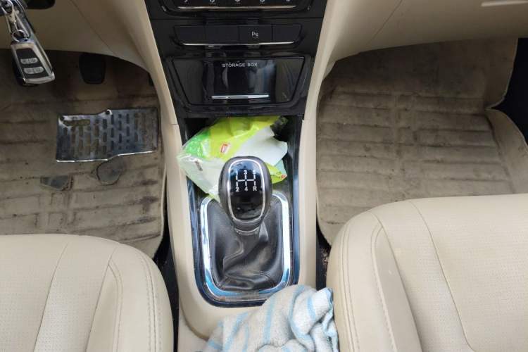 Used Chery E3 2013 1.5L Manual ZhiShang Model Gear Lever