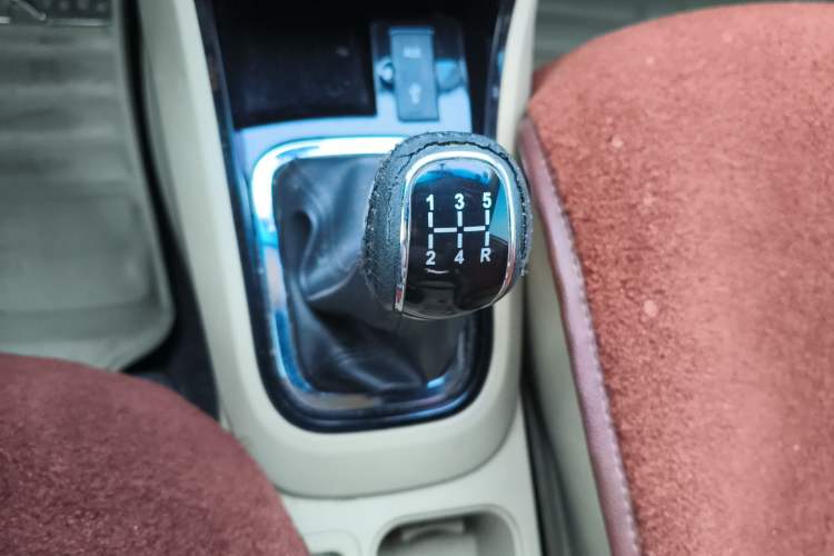 Used Chery E3 2013 1.5L Manual ZhiShang Model Gear Lever