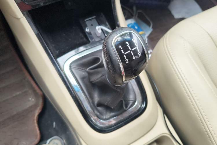 Used Chery E3 2013 1.5L Manual ZhiShang Model Gear Lever
