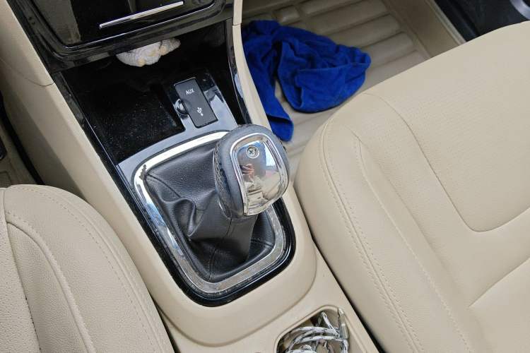Used Chery E3 2013 1.5L Manual ZhiShang Model Gear Lever
