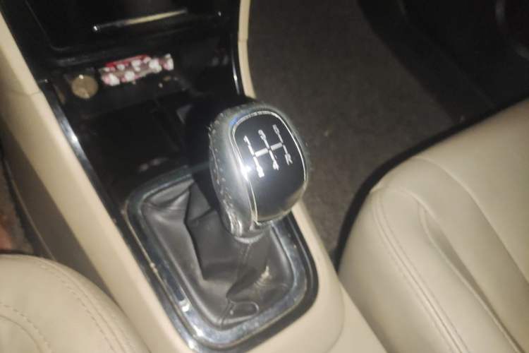 Used Chery E3 2013 1.5L Manual Luxury Model Gear Lever