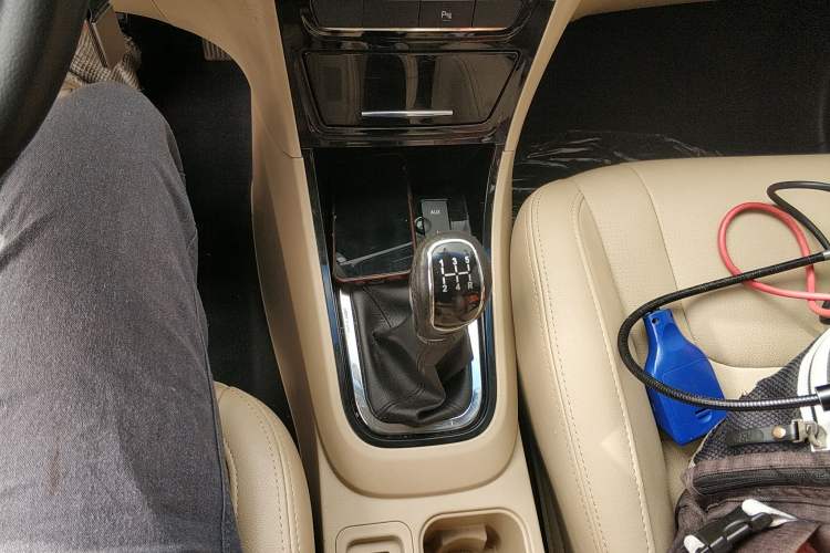 Used Chery E3 2013 1.5L Manual ZhiShang Model Gear Lever