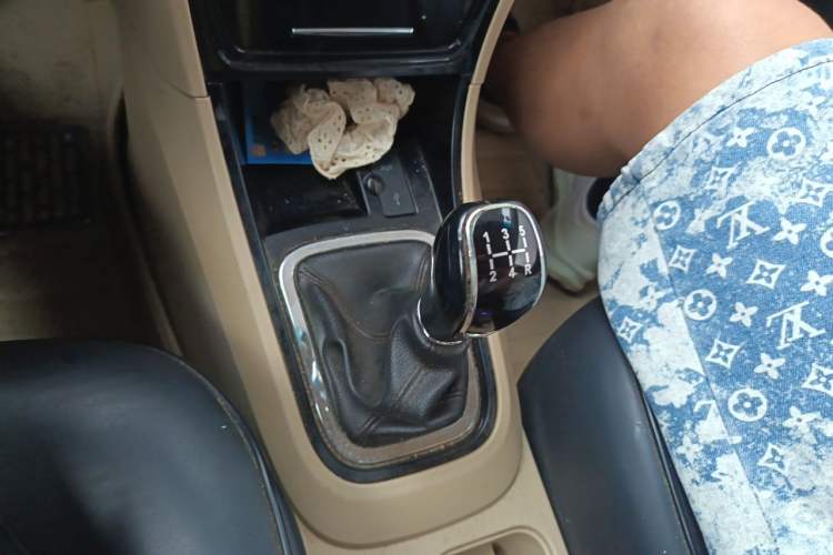 Used Chery E3 2013 1.5L Manual Fashion Model Gear Lever