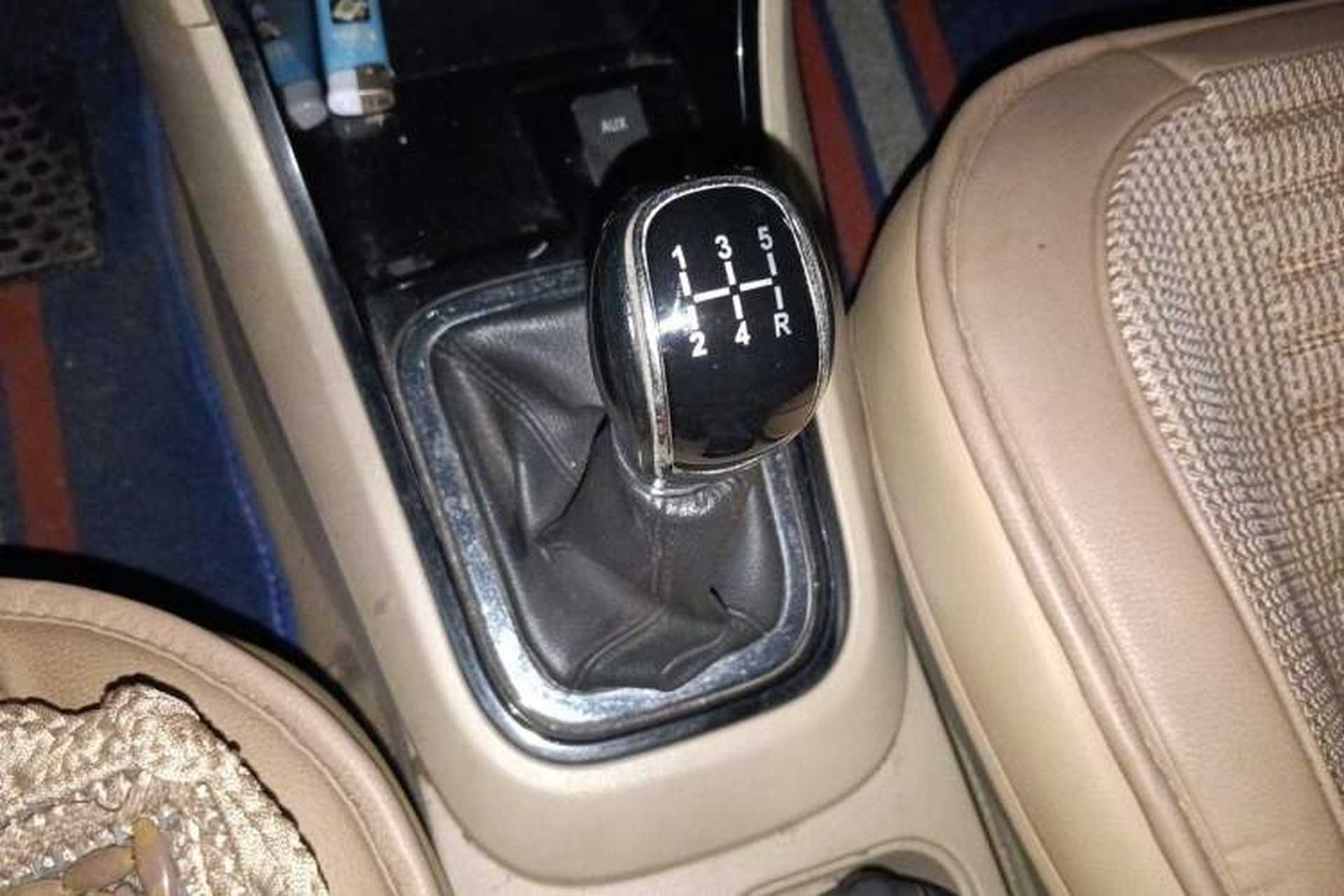 Used Chery E3 2013 1.5L Manual Fashion Model Gear Lever